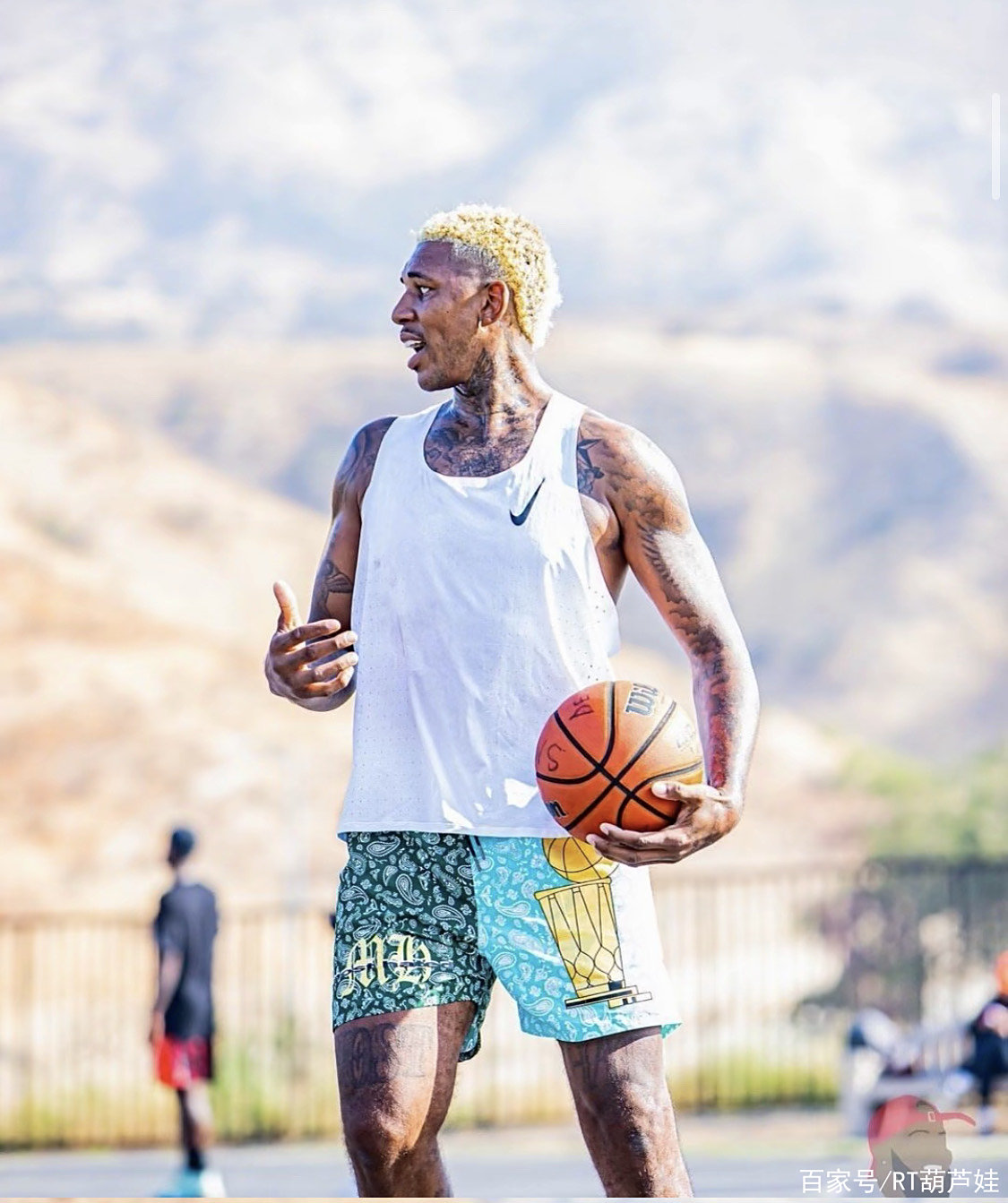 多设备赛事信息展示